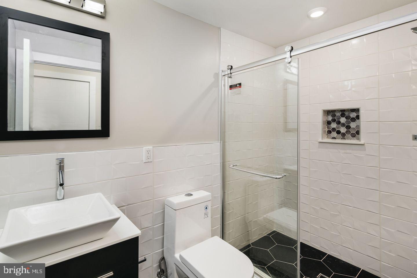2124 Tasker Street Philadelphia, PA 19145 - Photo 22 of 35