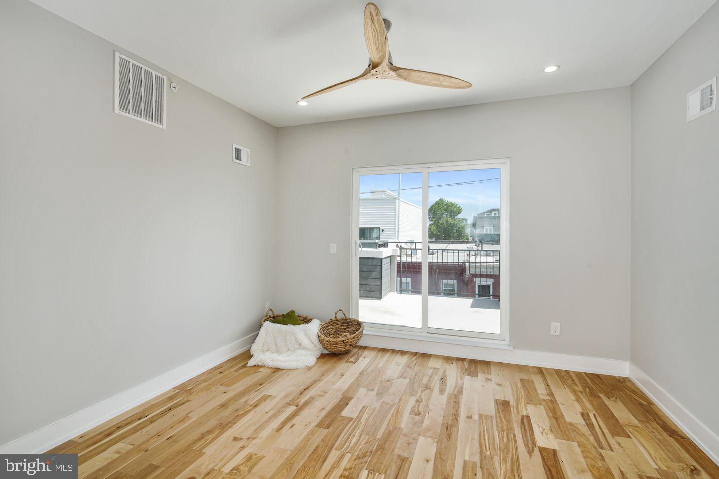 2124 Tasker Street Philadelphia, PA 19145 - Photo 24 of 35