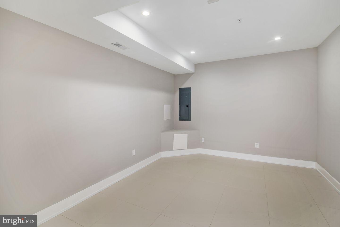 2124 Tasker Street Philadelphia, PA 19145 - Photo 28 of 35