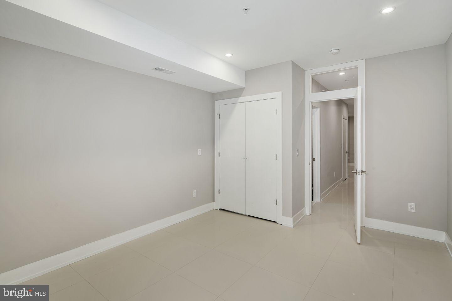 2124 Tasker Street Philadelphia, PA 19145 - Photo 29 of 35