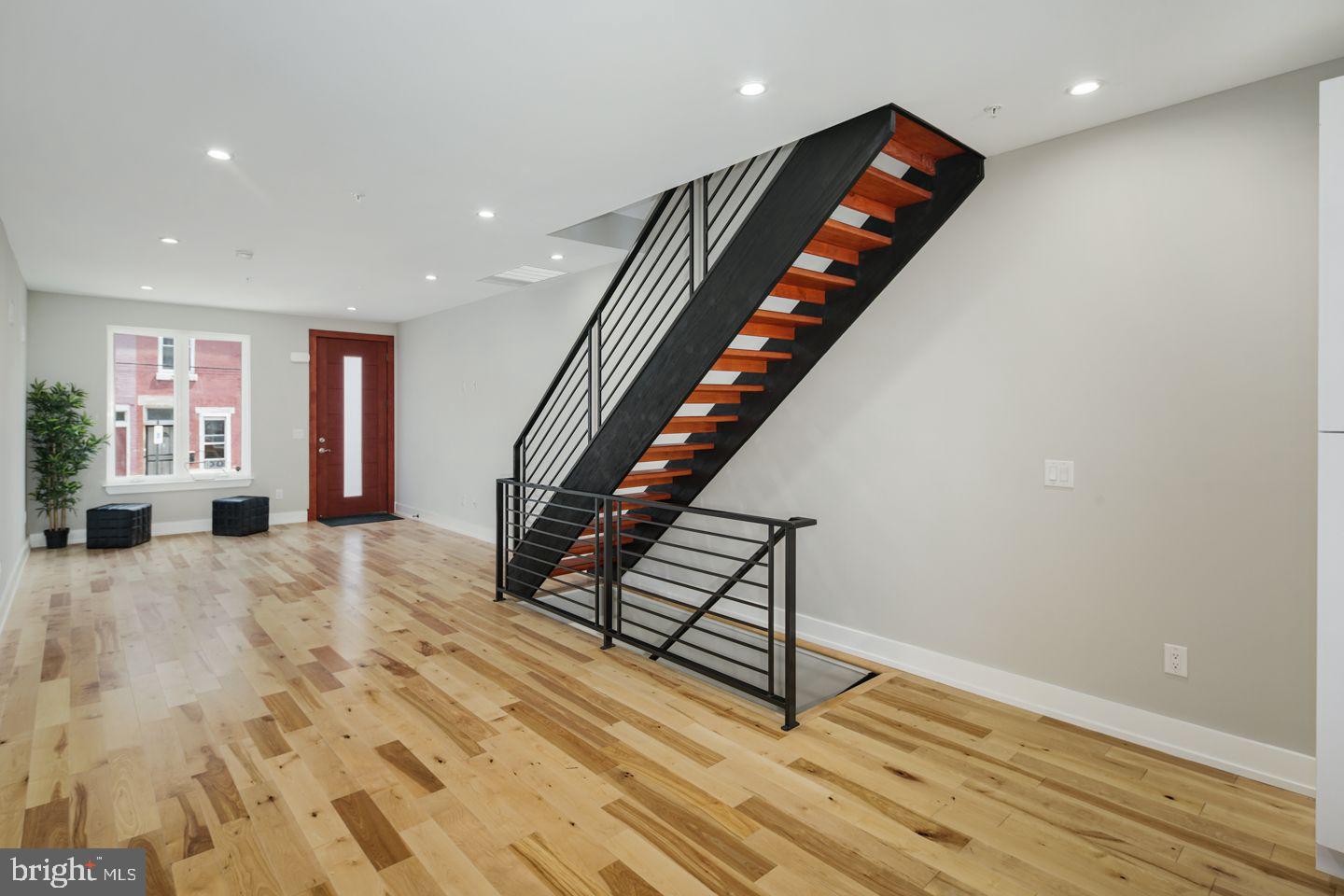 2124 Tasker Street Philadelphia, PA 19145 - Photo 5 of 35