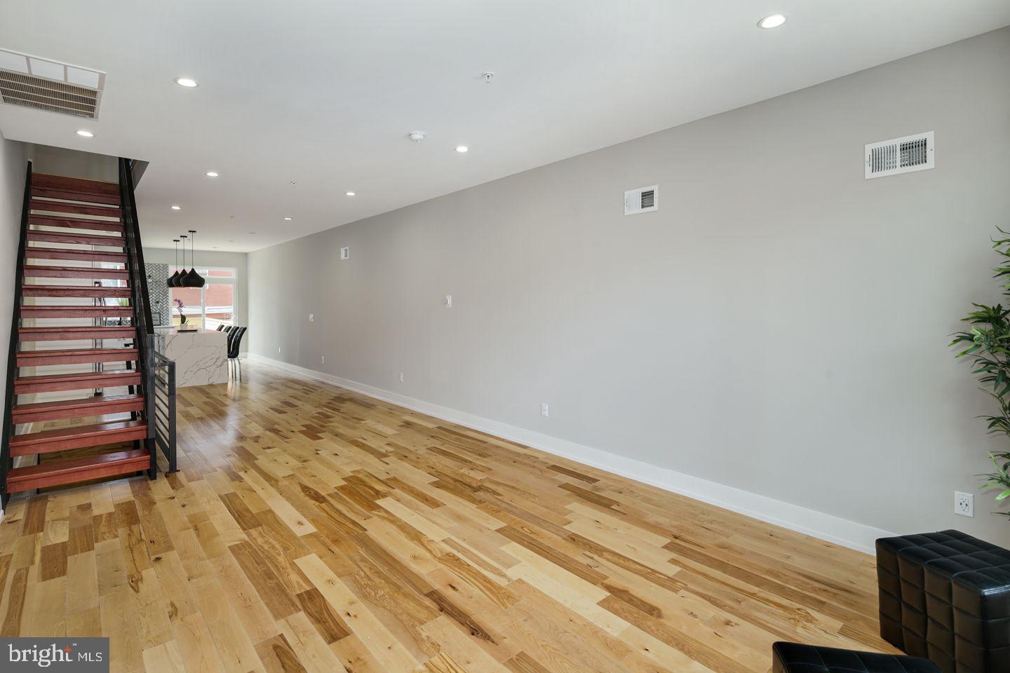 2124 Tasker Street Philadelphia, PA 19145 - Photo 6 of 35