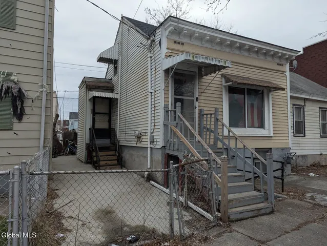 $155,000 | 636 Clinton Avenue, Albany, NY 12206