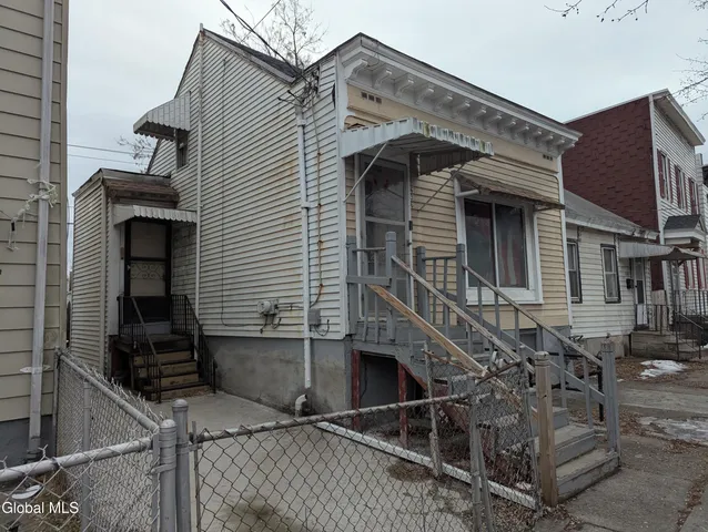 $155,000 | 636 Clinton Avenue, Albany, NY 12206