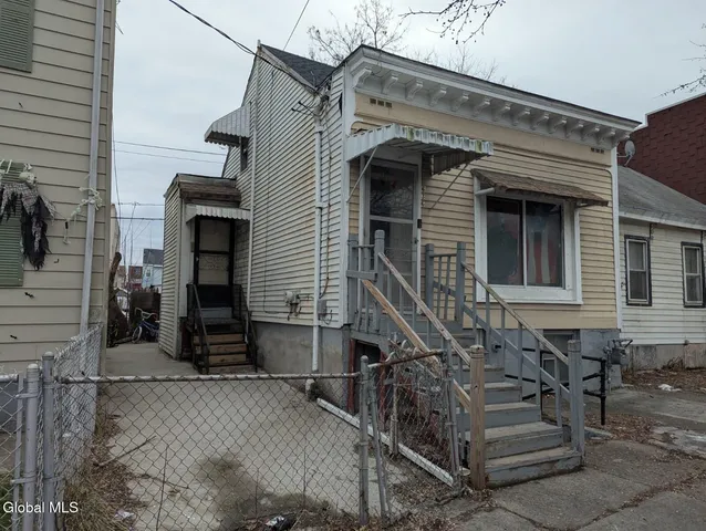 $155,000 | 636 Clinton Avenue, Albany, NY 12206