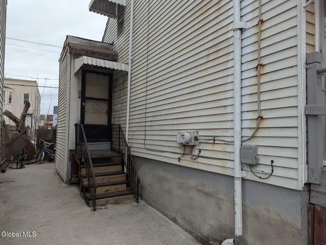 $155,000 | 636 Clinton Avenue, Albany, NY 12206