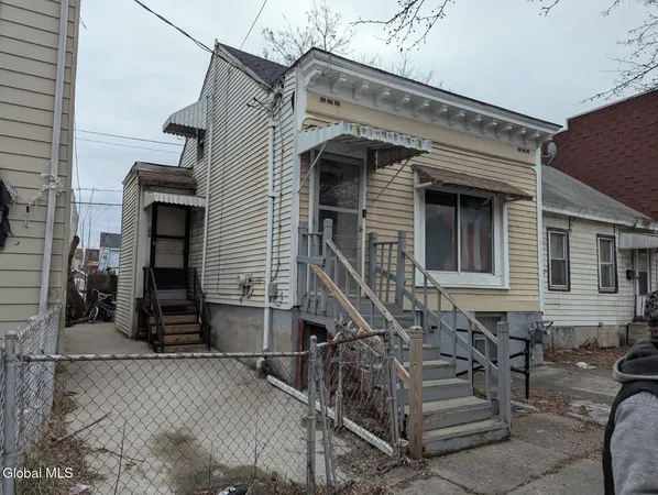 $155,000 | 636 Clinton Avenue, Albany, NY 12206
