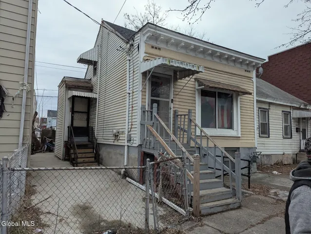 $155,000 | 636 Clinton Avenue, Albany, NY 12206