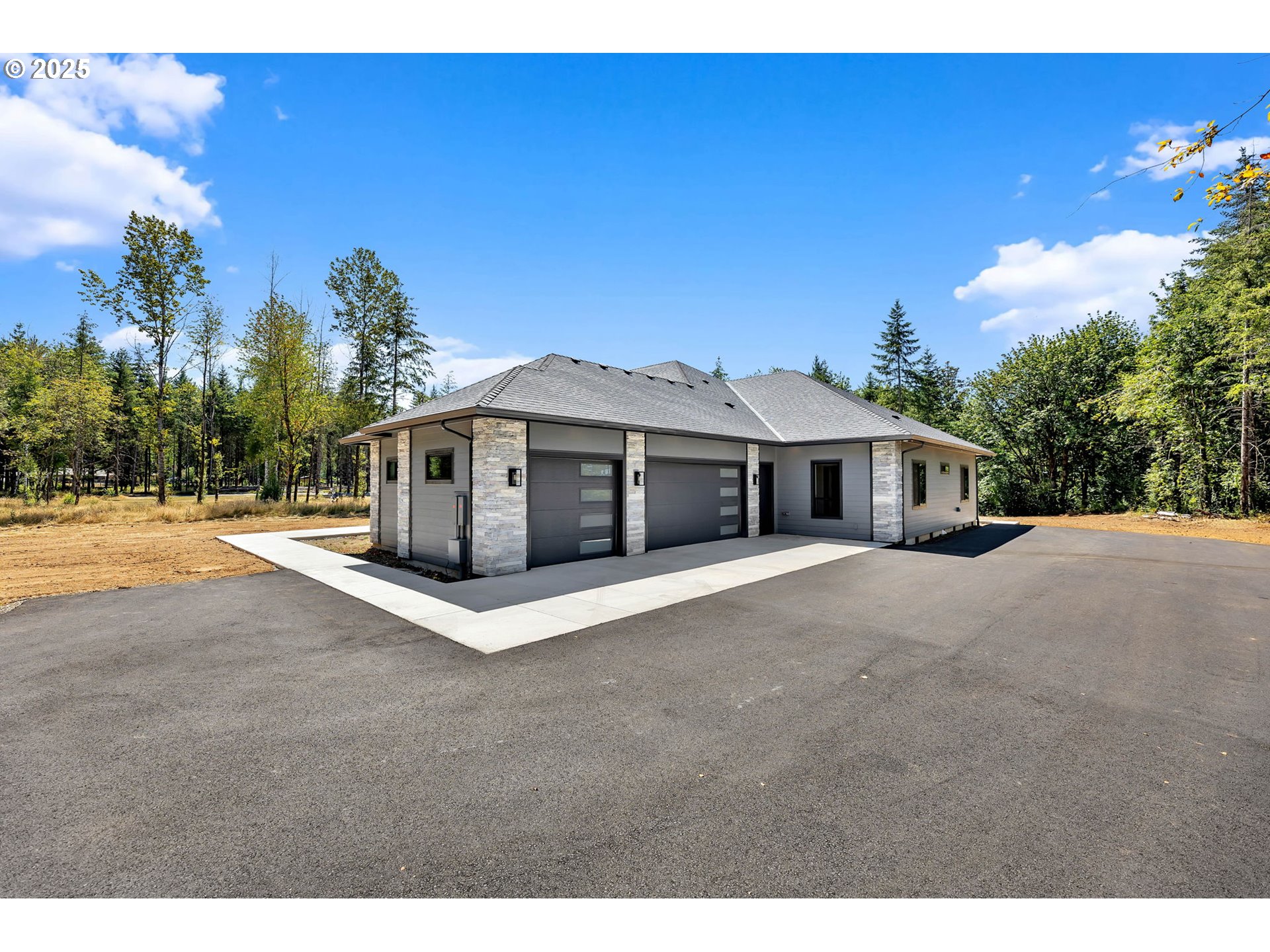 19005 Northeast 139th Street Brush Prairie, WA 98606 - Photo 3 of 48