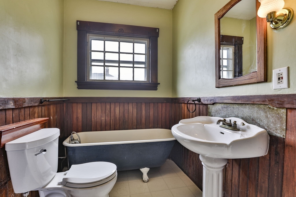 311 Water Street Clinton, MA 01510 - Photo 19 of 36