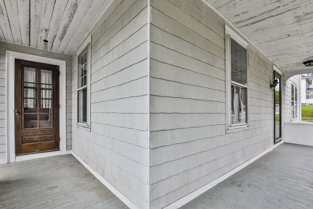 311 Water Street Clinton, MA 01510 - Photo 3 of 36