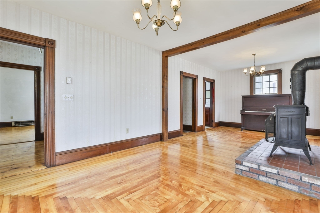 311 Water Street Clinton, MA 01510 - Photo 5 of 36