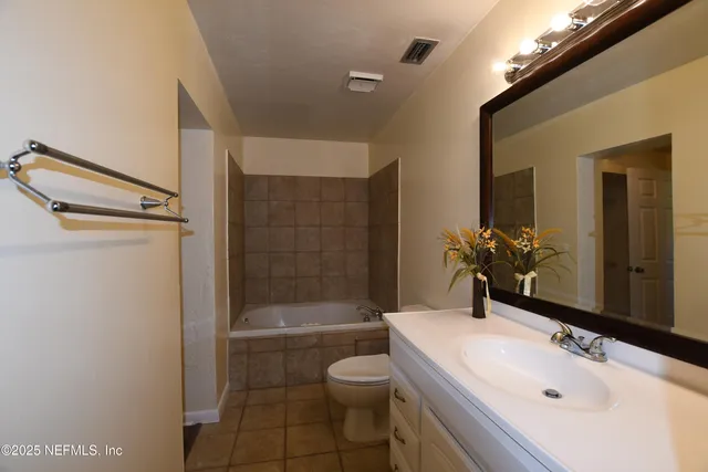 $525,000 | 3105 Southeast 29th Boulevard, Gainesville, FL 32641