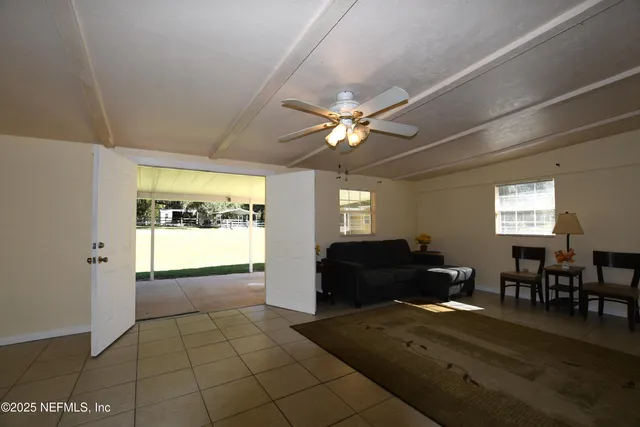 $525,000 | 3105 Southeast 29th Boulevard, Gainesville, FL 32641