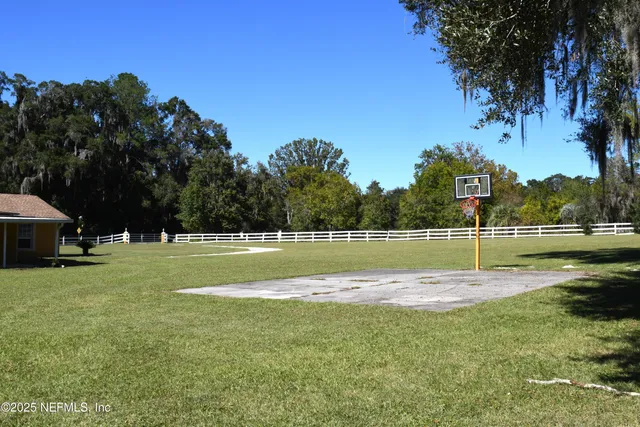 $525,000 | 3105 Southeast 29th Boulevard, Gainesville, FL 32641