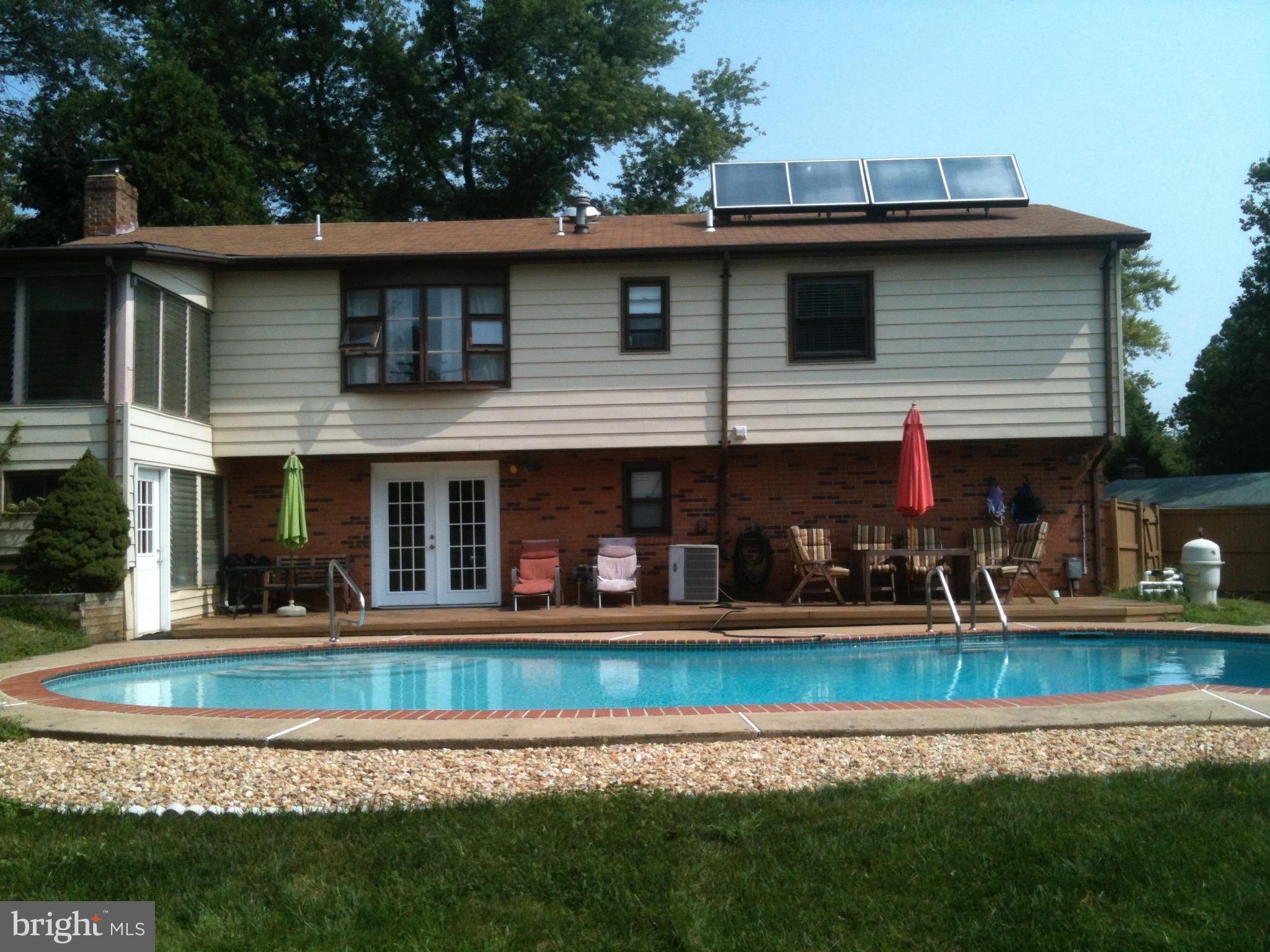 13700 Gilbert Road Woodbridge, VA 22193 - Photo 17 of 17 Exterior (Rear)