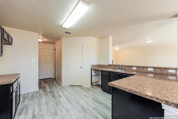 $1,930 | 1406 Durango Run, San Antonio, TX 78245
