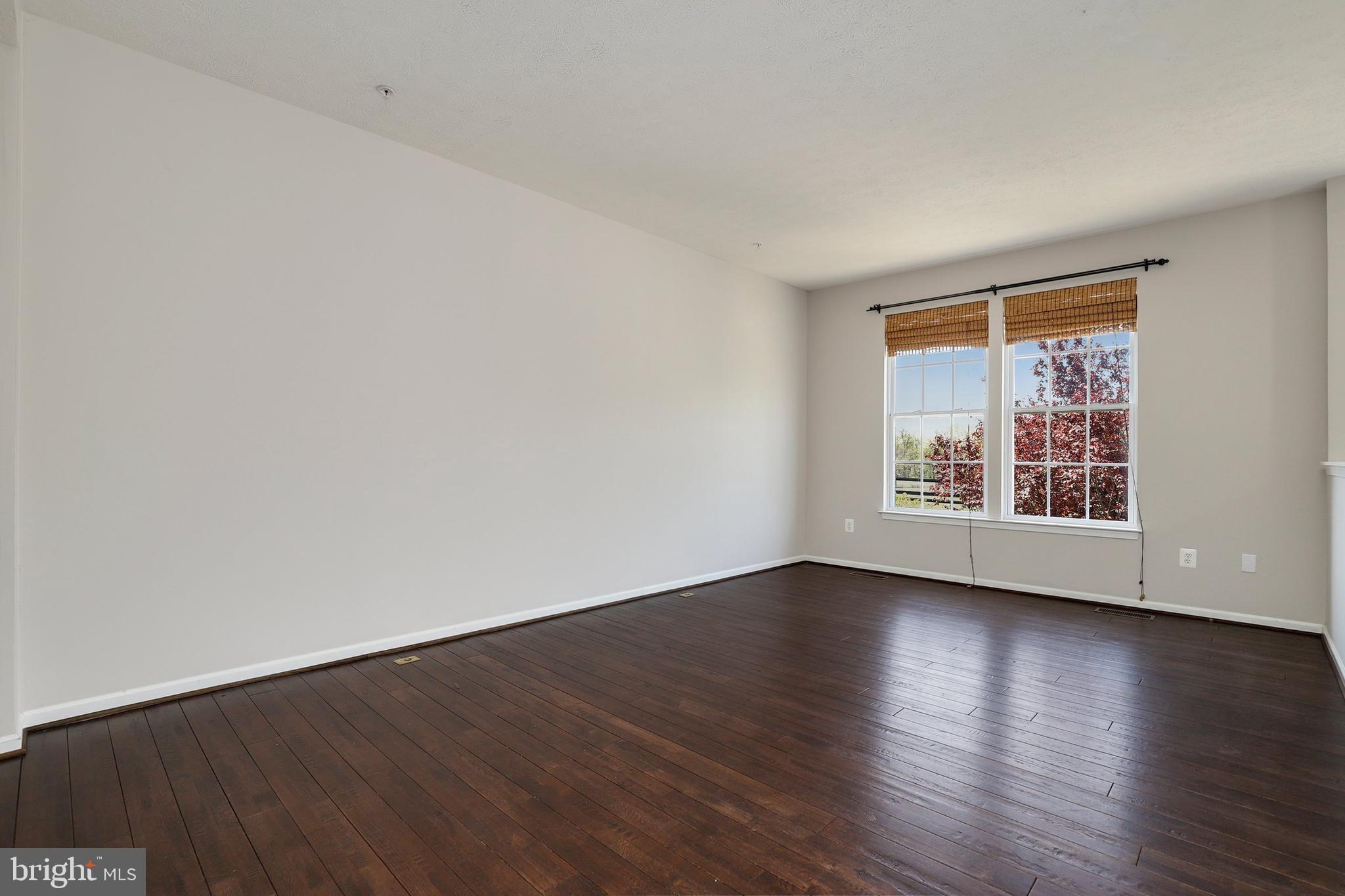867 Middle River Road Baltimore, MD 21220 - Photo 3 of 30