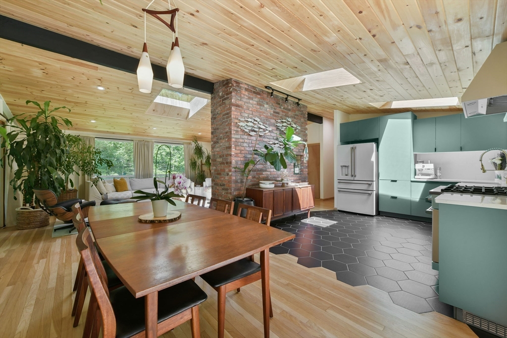28 Joyce Road Wayland, MA 01778 - Photo 12 of 38 Gallery Image 12