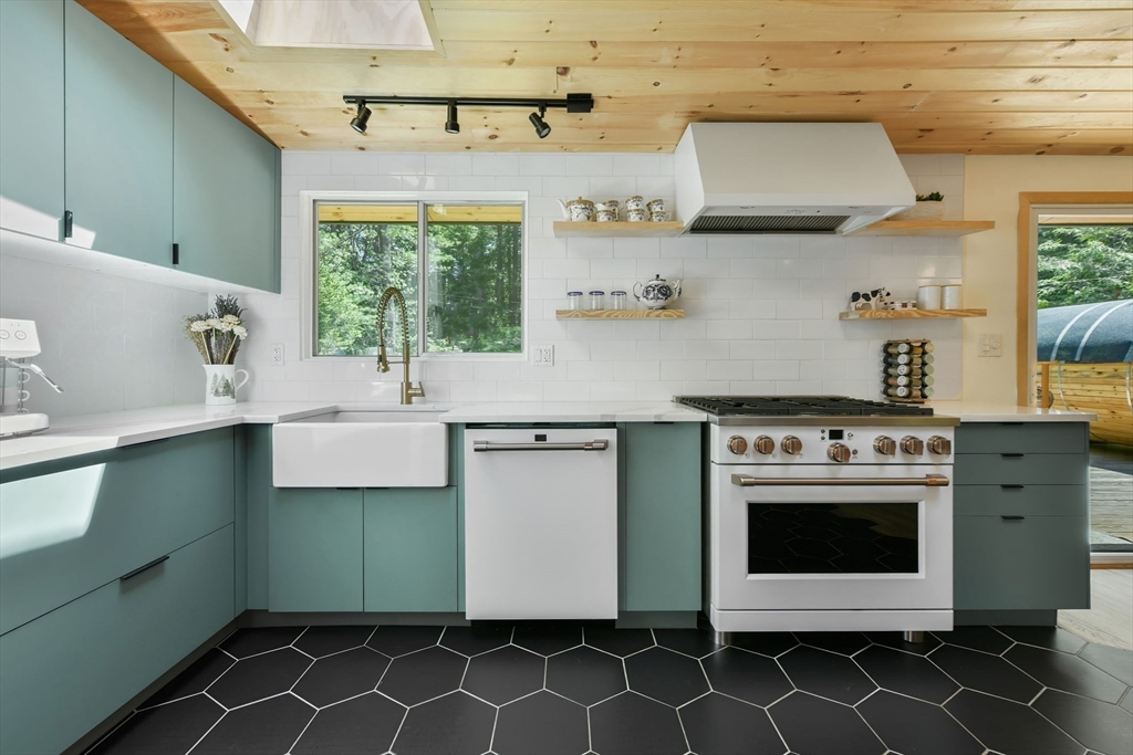 28 Joyce Road Wayland, MA 01778 - Photo 19 of 38 Gallery Image 19