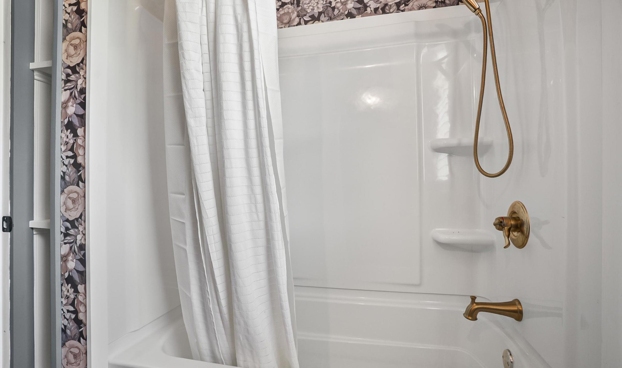 1005 Birdwell Road Red Boiling Springs, TN 37150 - Photo 25 of 59 a bathroom with a shower