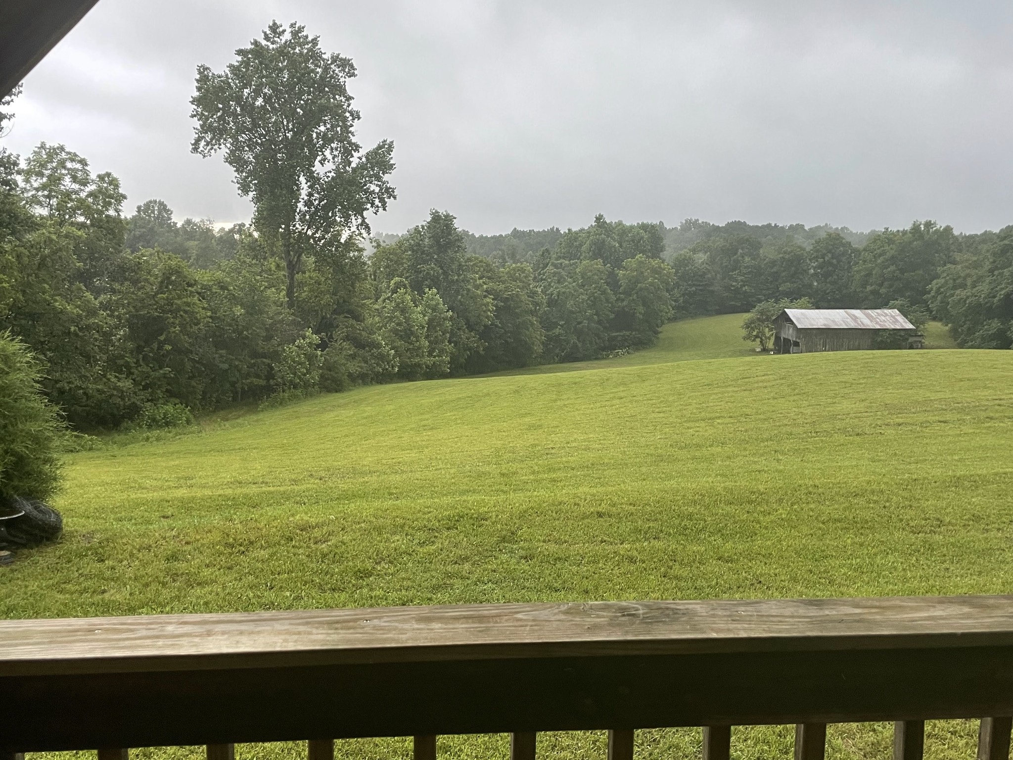 1005 Birdwell Road Red Boiling Springs, TN 37150 - Photo 27 of 59 a view of an ocean from a balcony