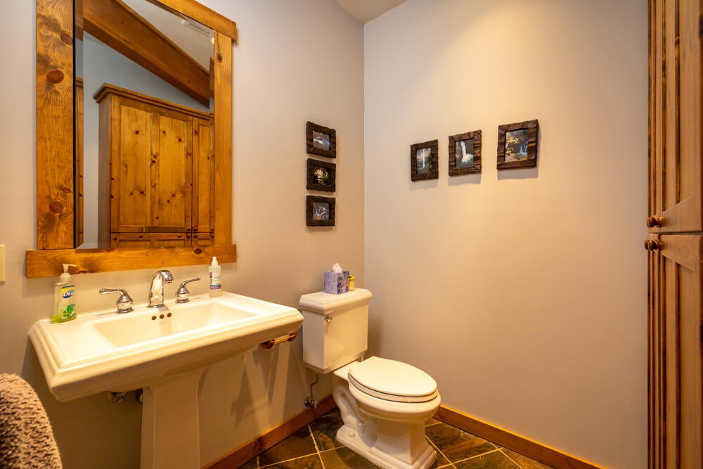 10850 Kestrel Road Klamath Falls, OR 97601 - Photo 16 of 54 10850KestrelRd.-40