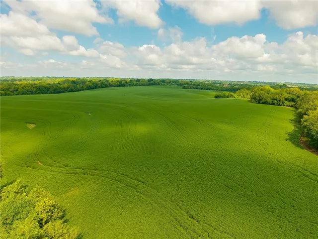 $1,750,000 | 301-401 North Jones Road, Independence, MO 64056