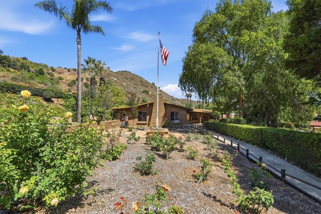 4729 Vía Tala Fallbrook, CA 92028 - Photo 35 of 51 HOA Club House