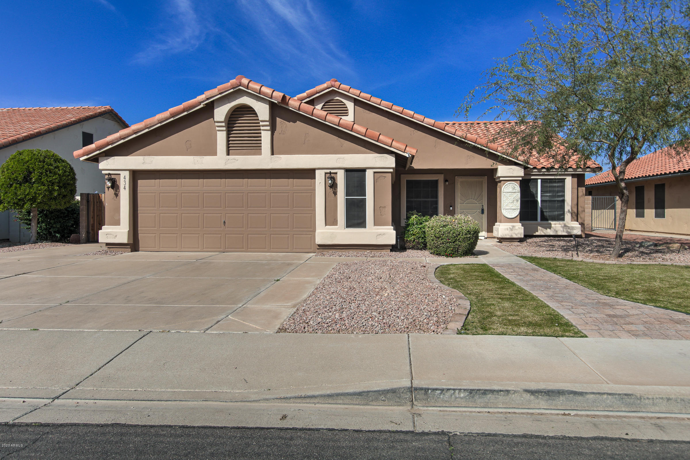 434 West Smoke Tree Road Gilbert, AZ 85233 - Photo 4 of 68 434 W Smoke Tree Rd-4