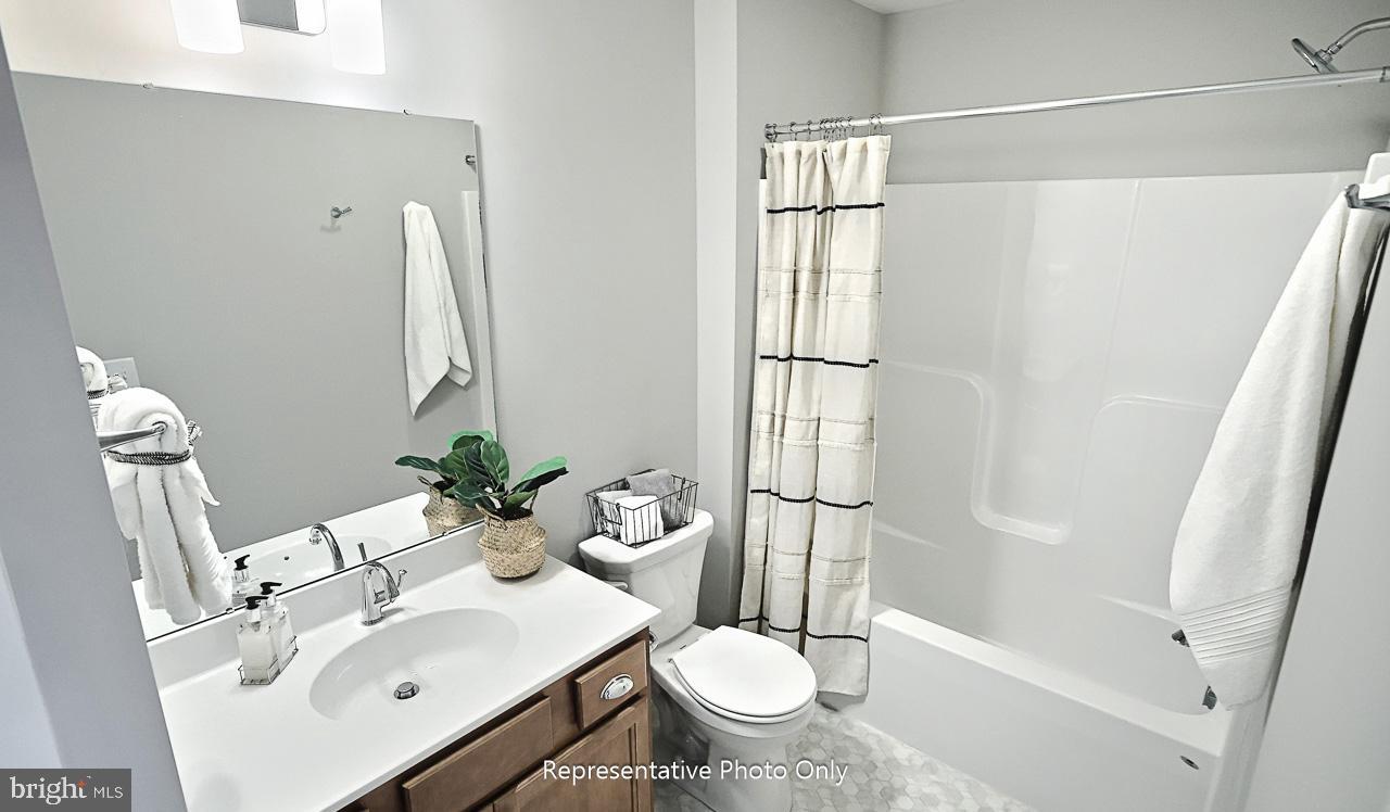 116 Washington Crossing York, PA 17404 - Photo 29 of 32 a bathroom with a sink toilet and shower