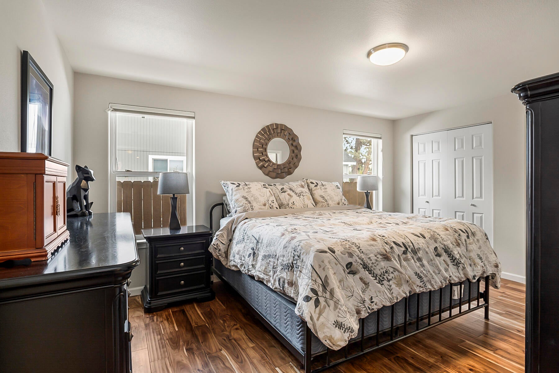 21224 Keyte Road Bend, OR 97701 - Photo 24 of 40 Primary Bedroom