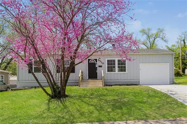 $1,415 | 9310 Lewis Avenue, Kansas City, MO 64138