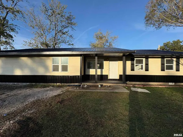 $159,900 | 3305 Selmaville Road, Salem, IL 62881