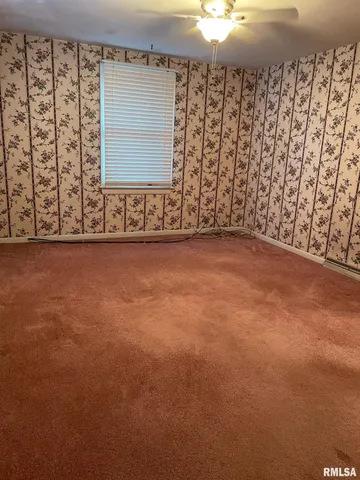 $120,000 | 901 Elm Street, Carmi, IL 62821