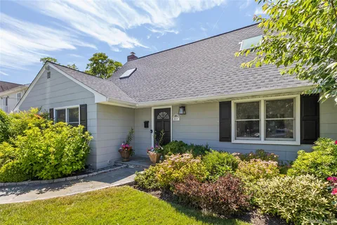 $1,075,000 | 116 Huntley Drive, Ardsley, NY 10502