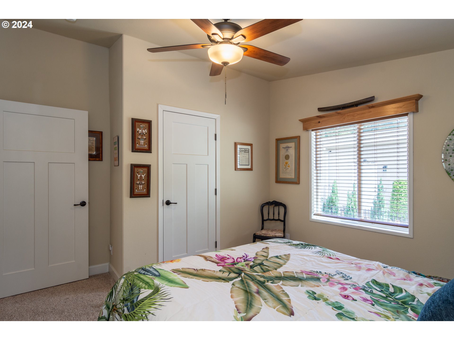 204 Lucky Ridge Loop Canyonville, OR 97417 - Photo 27 of 41 a bedroom with a bed and a window