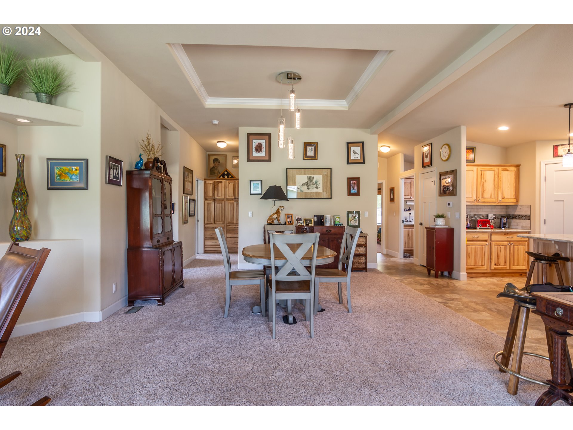 204 Lucky Ridge Loop Canyonville, OR 97417 - Photo 8 of 41 a dining room with furniture and entryway
