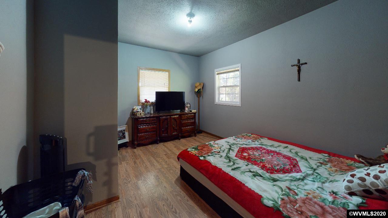 3250 Brown Road Northeast Salem, OR 97305 - Photo 14 of 22 Gallery Image 14
