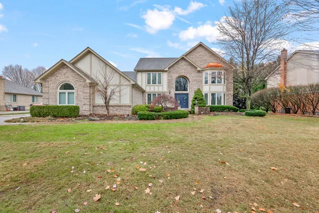 $564,900 | 54880 Burlington Drive, Utica, MI 48315
