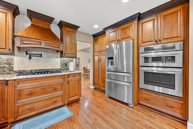 $564,900 | 54880 Burlington Drive, Utica, MI 48315