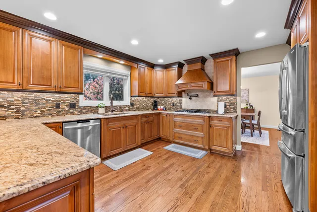 $564,900 | 54880 Burlington Drive, Utica, MI 48315