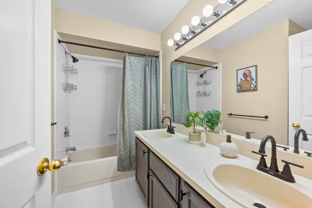 $564,900 | 54880 Burlington Drive, Utica, MI 48315