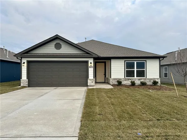 $350,410 | 885 North Buckeye Street, Gardner, KS 66030