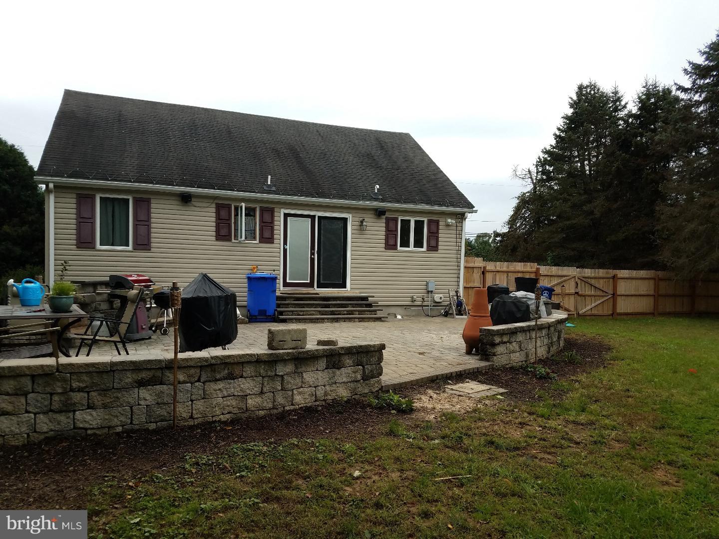 890 North Island Road Columbus, NJ 08022 - Photo 14 of 17 Patio