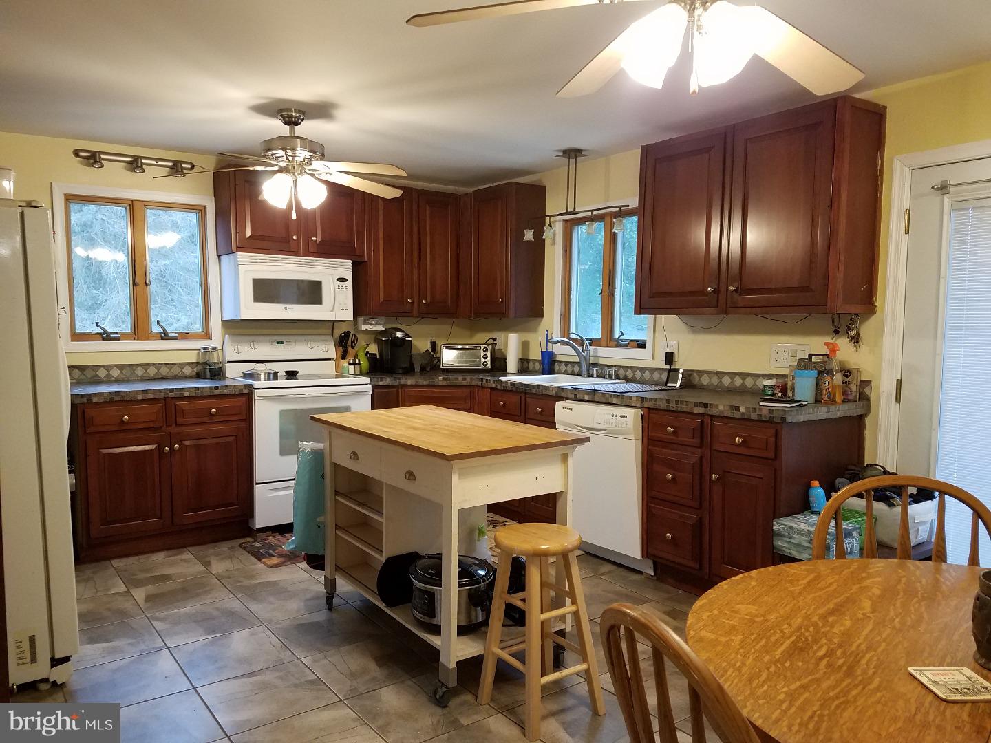 890 North Island Road Columbus, NJ 08022 - Photo 5 of 17 Kitchen