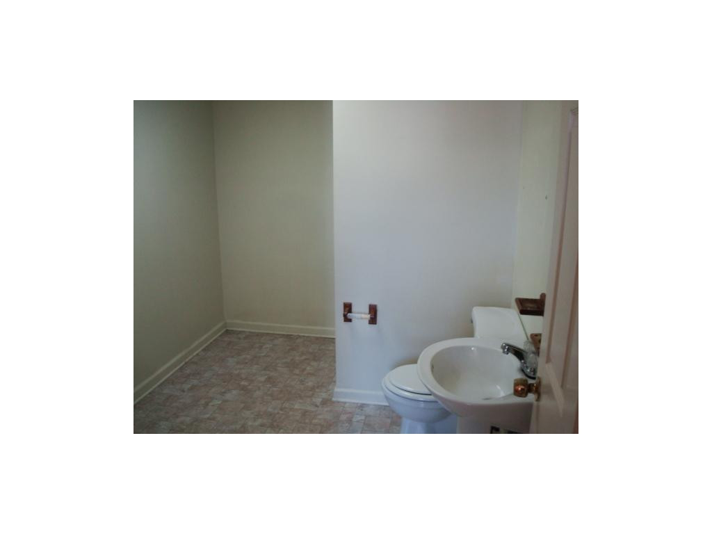 274 Fordtown Road Fall Branch, TN 37656 - Photo 21 of 24 Downstairs bath