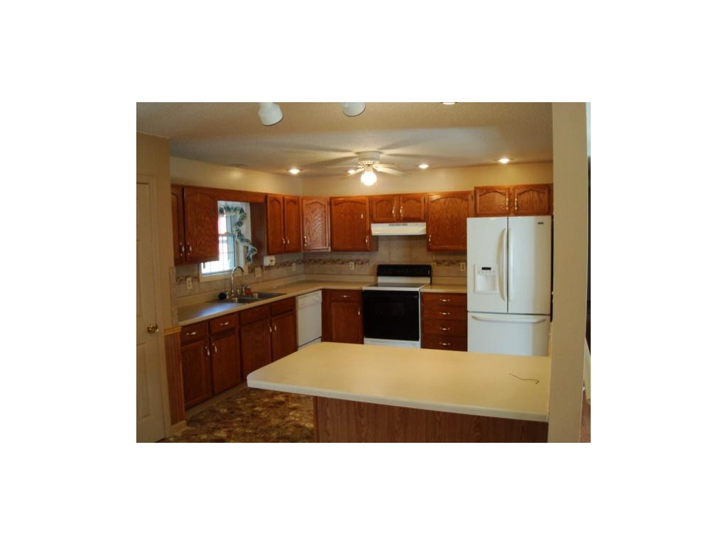 274 Fordtown Road Fall Branch, TN 37656 - Photo 8 of 24 Kitchen