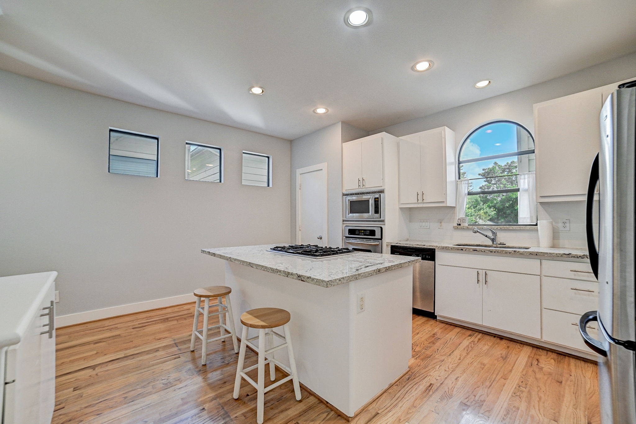 5838 Larkin Street Houston, TX 77007 - Photo 10 of 44