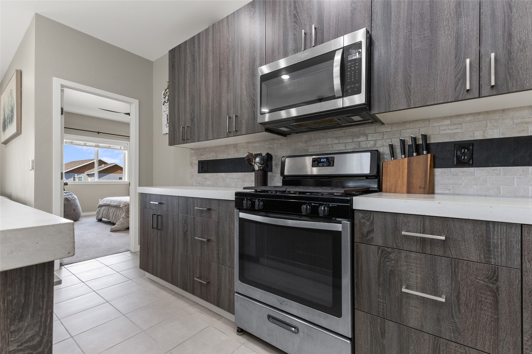 967 Dry Creek Road Hayden, CO 81639 - Photo 4 of 39 Nice Appliance set and functional design.